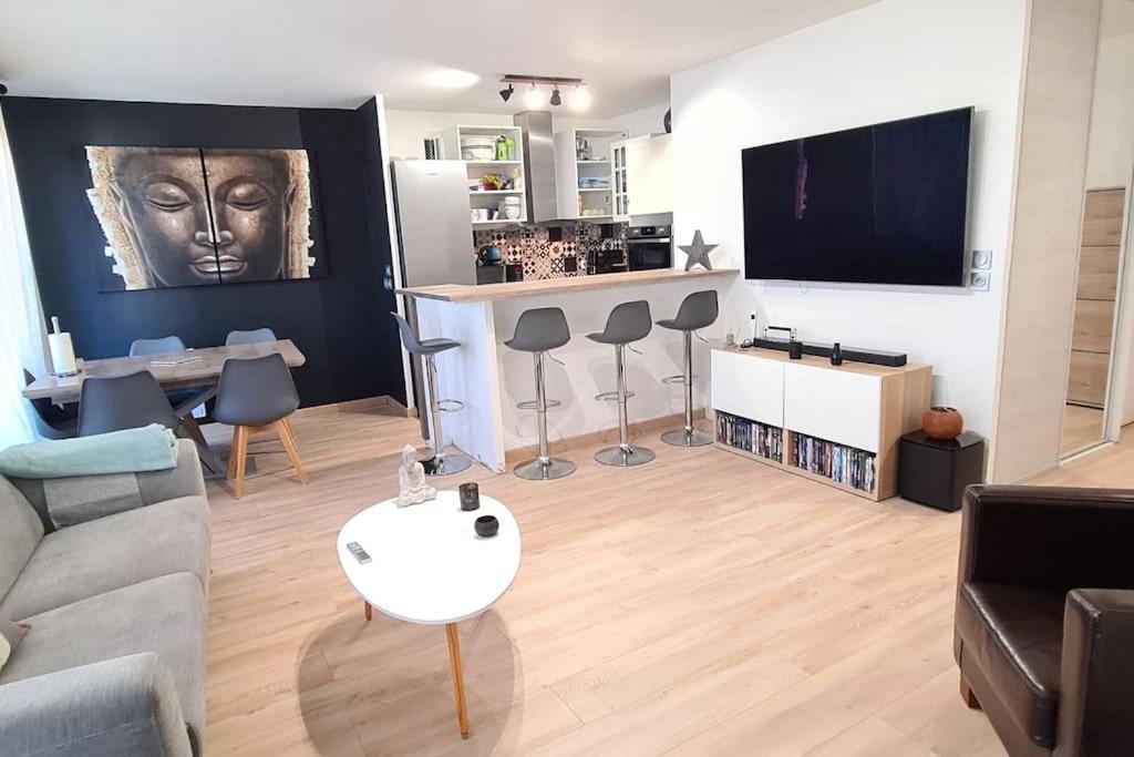 Charmant Logement Avec Jacuzzi Mantes-la-Jolie Extérieur photo