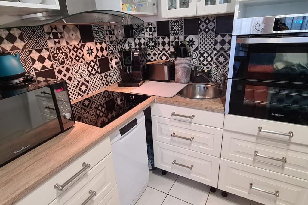 Charmant Logement Avec Jacuzzi Mantes-la-Jolie Extérieur photo