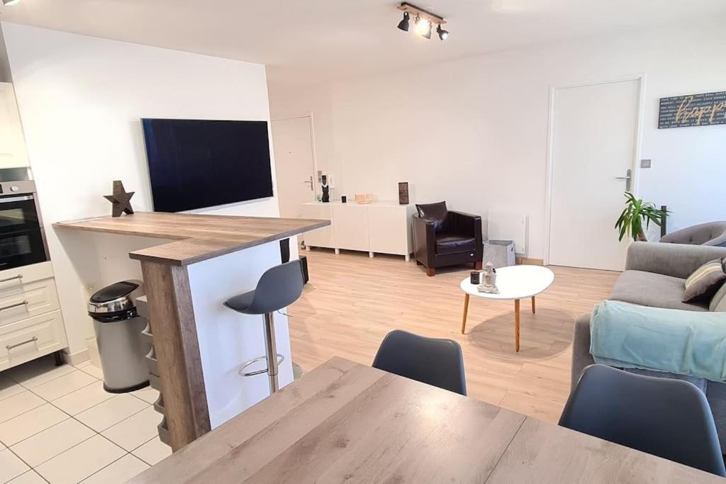 Charmant Logement Avec Jacuzzi Mantes-la-Jolie Extérieur photo
