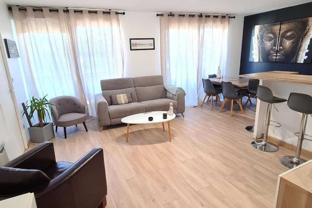 Charmant Logement Avec Jacuzzi Mantes-la-Jolie Extérieur photo